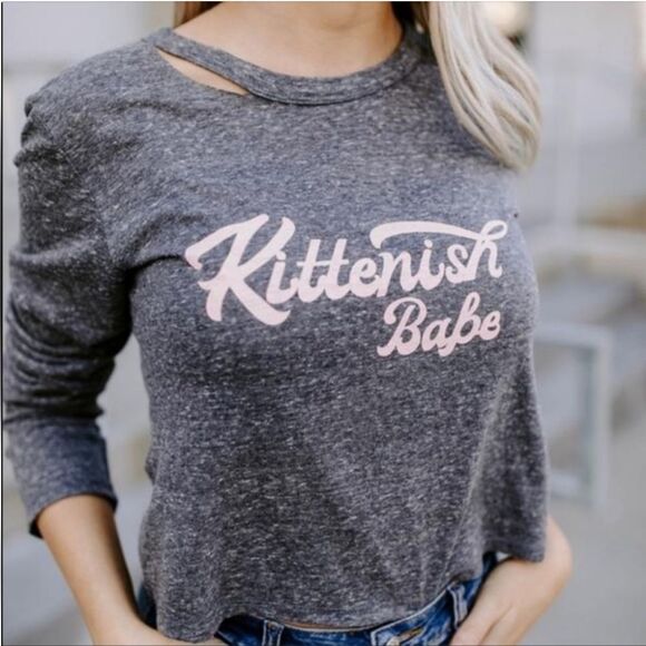 Kittenish Gray Distressed Knit Cropped Tee Size Medium - Picture 3 of 10